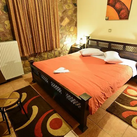B K Guesthouse - Ξενώνας Β-Κ