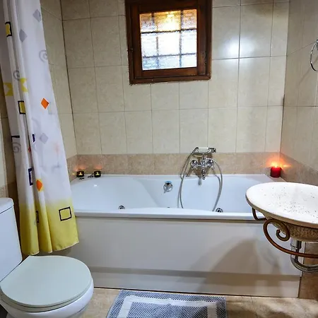 B K Guesthouse - Ξενώνας Β-Κ Guest house *