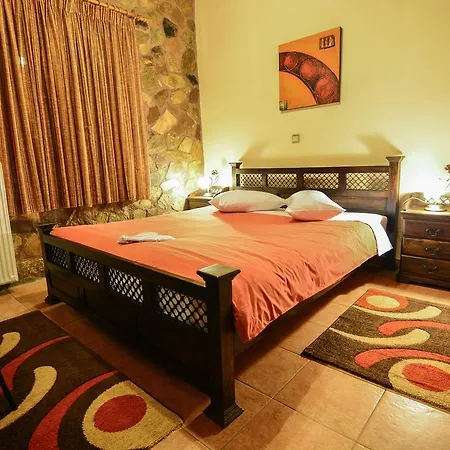 B K Guesthouse - Ξενώνας Β-Κ *