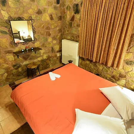 B K Guesthouse - Ξενώνας Β-Κ