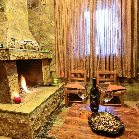 B K Guesthouse - Ξενώνας Β-Κ Ano Trikala