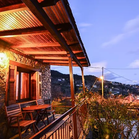 B K Guesthouse - Ξενώνας Β-Κ Guest house