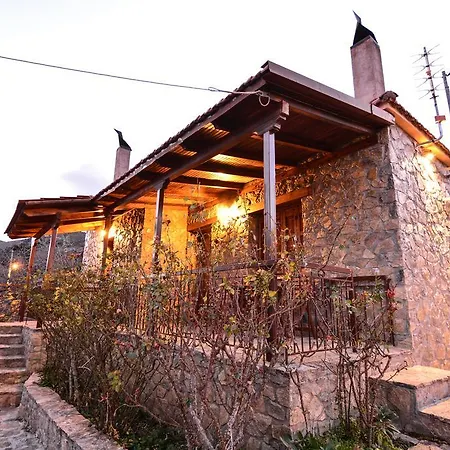 B K Guesthouse - Ξενώνας Β-Κ *